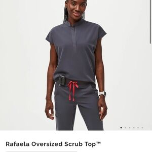 Figs Rafaela oversized scrub top in Charcoal